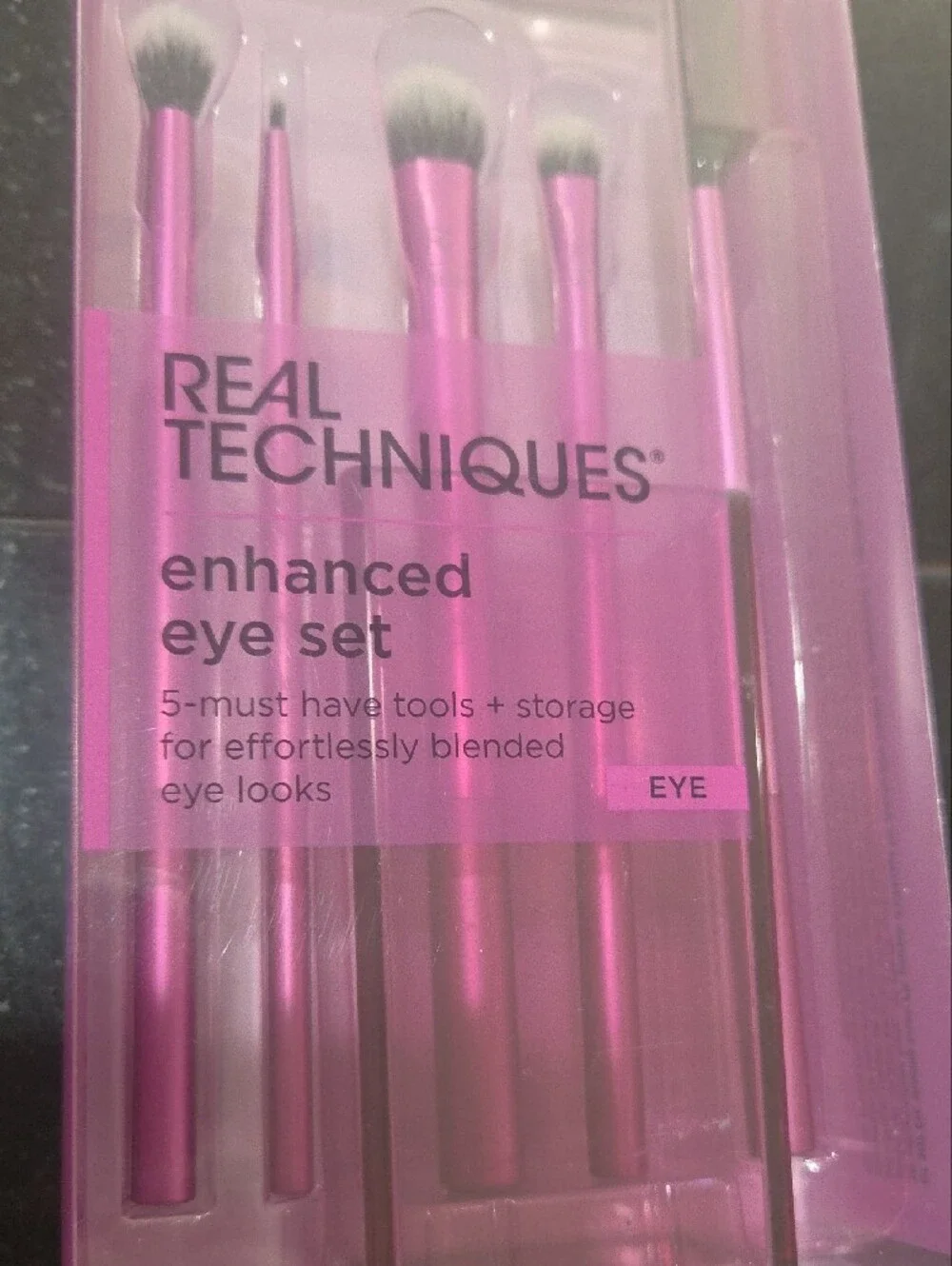 NWT 3pc Beauty Bundle Real Techniques Brushes Max Studio Eyeshadow Freeman Mask